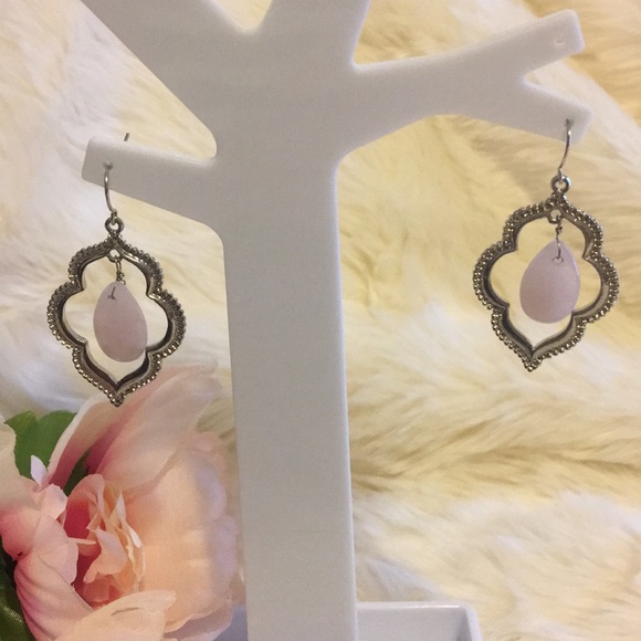 Moroccan Shape Earrings - Picture 3 of 7